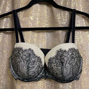 Victoria's Secret Dream Angels Lined Demi Ivory Black Lace Sexy Bra 34DD‎